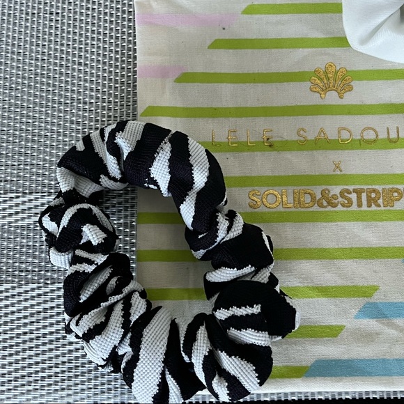 ⚡️⚡️FLASH SALE⚡️⚡️LELE SADOUGHI NWT AUTHENTIC SOLID & STRIPED SET OF SCRUNCHIES. - Picture 5 of 6